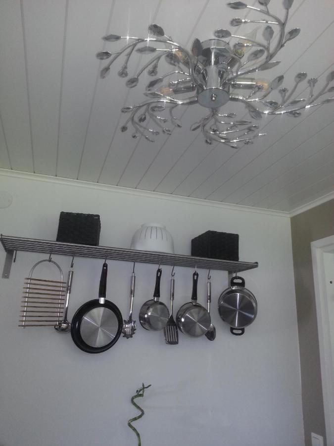 Poppelstrand Nuuksio, Pet Friendly Guest Apartment Exterior foto