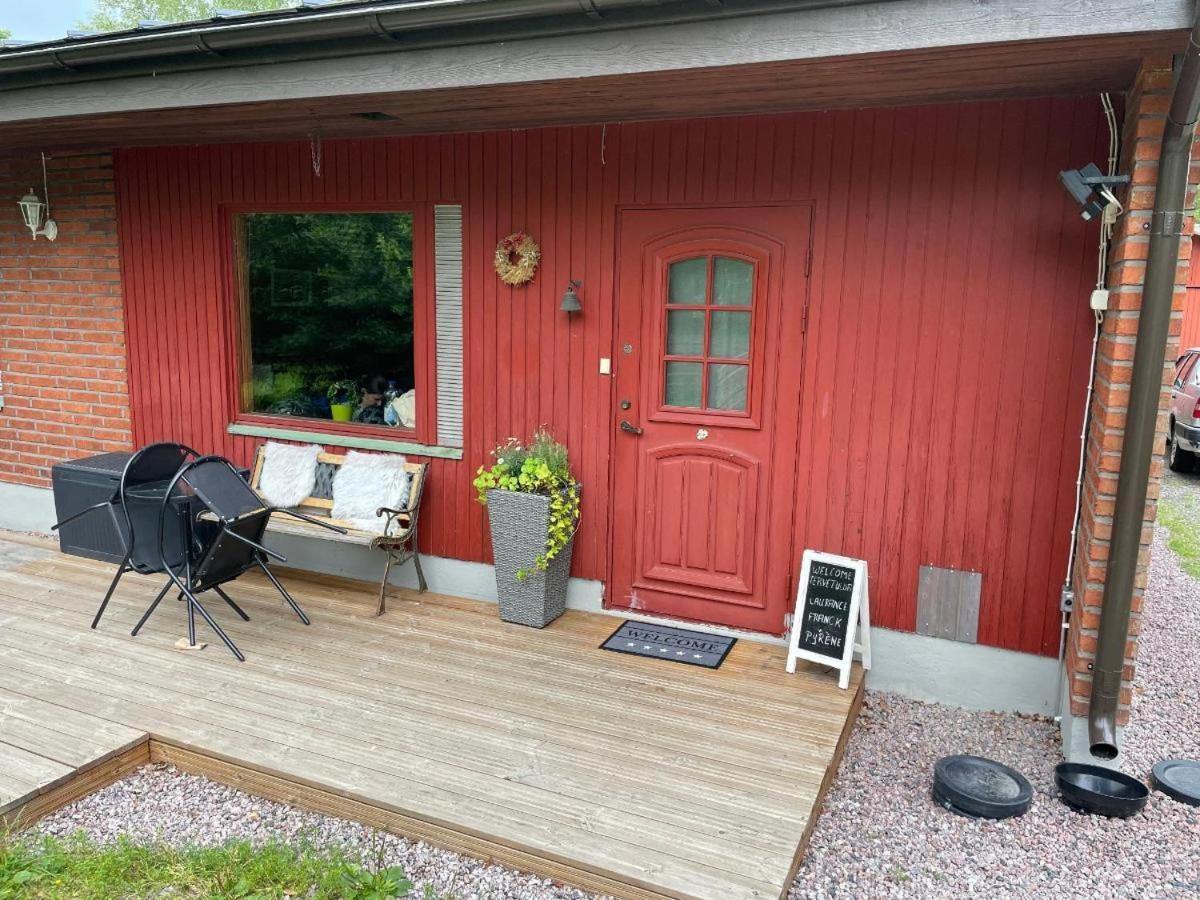 Poppelstrand Nuuksio, Pet Friendly Guest Apartment Exterior foto